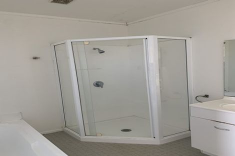 Photo of property in 6 Dudding Avenue, Northcote, Auckland, 0627