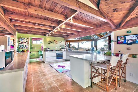 Photo of property in 234 Scenic Drive, Titirangi, Auckland, 0604