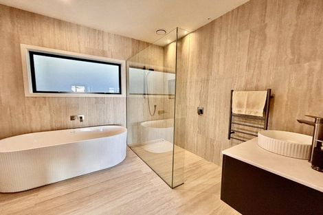 Photo of property in 93 Oak Road, Poraiti, Napier, 4112