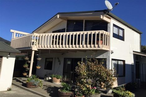 Photo of property in 5 Ranui Street, Waikawa, Picton, 7220