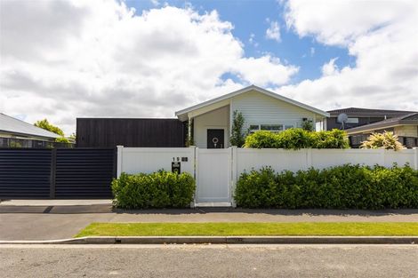Photo of property in 19 Hawthorne Street, Strowan, Christchurch, 8052