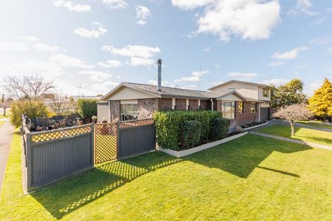 Photo of property in 2 Willowbank Crescent, Feilding, 4702