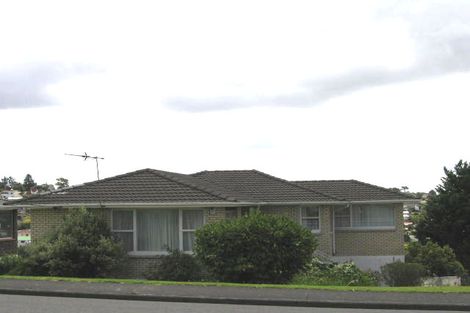 Photo of property in 48 Target Road, Totara Vale, Auckland, 0629