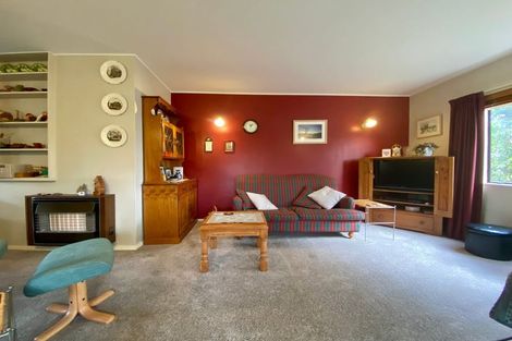 Photo of property in 8 Escort Grove, Awapuni, Palmerston North, 4412