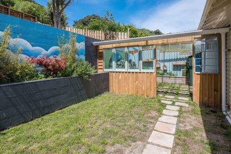 Photo of property in 175 Houghton Bay Road, Houghton Bay, Wellington, 6023