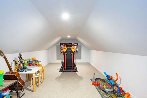Photo of property in 10 Tauwaka Crescent, Riverhead, 0820