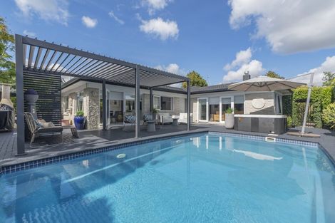 Photo of property in 9 Seymour Road, Mellons Bay, Auckland, 2014
