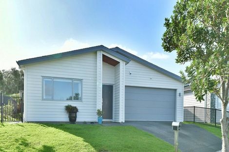 Photo of property in 33 Kaipuke Crescent, Gulf Harbour, Whangaparaoa, 0930