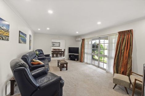 Photo of property in 2 Roselawn Lane, Pahurehure, Papakura, 2113