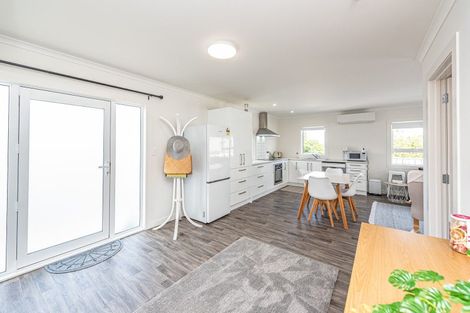 Photo of property in 43 Rangiora Street, Castlecliff, Whanganui, 4501