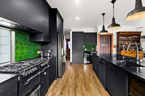 Photo of property in 12 Farndon Road, Clive, 4102