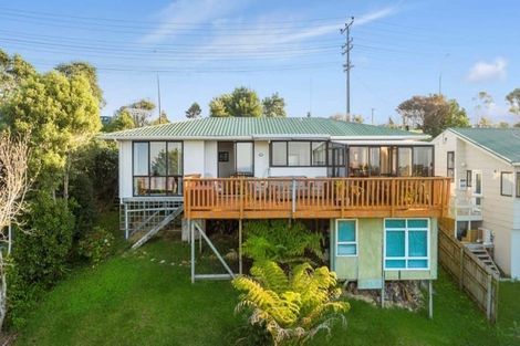 Photo of property in 951 East Coast Road, Torbay, Auckland, 0630