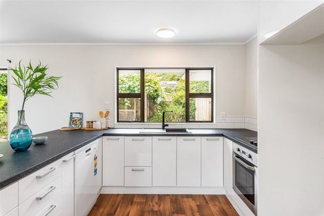 Photo of property in 50 Winara Avenue, Waikanae, 5036