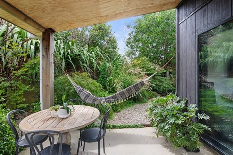 Photo of property in 2 Laly Haddon Place, Matakana, 0985