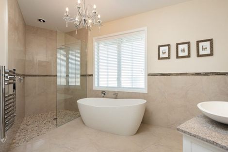 Photo of property in 141 Ngatai Road, Otumoetai, Tauranga, 3110