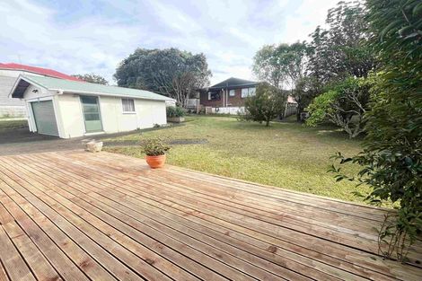 Photo of property in 2 Kohekohe Street, New Lynn, Auckland, 0600