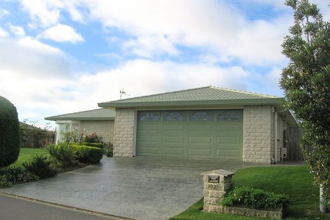 Photo of property in 102 Milne Drive, Paraparaumu, 5032