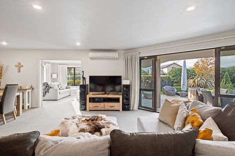 Photo of property in 1 Manorburn Place, Lake Hayes, Queenstown, 9304