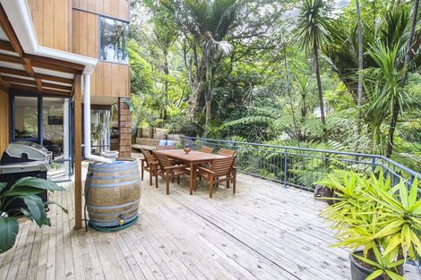 Photo of property in 70 Wood Bay Road, Titirangi, Auckland, 0604