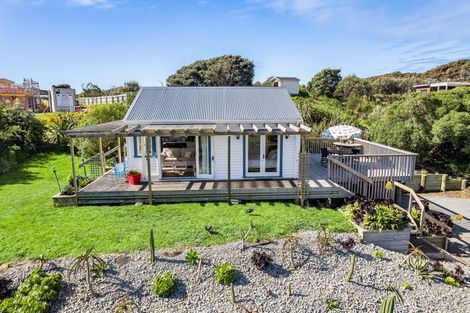Photo of property in 106 Paetawa Road, Peka Peka, Waikanae, 5391