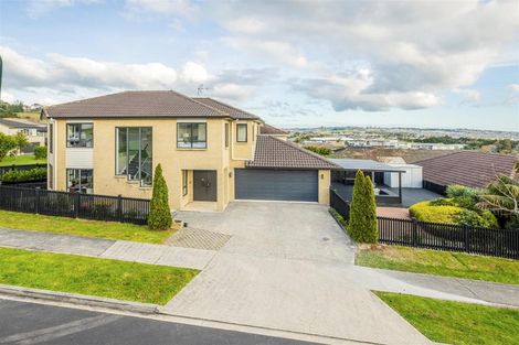 Photo of property in 55 Packspur Drive, Flat Bush, Auckland, 2016