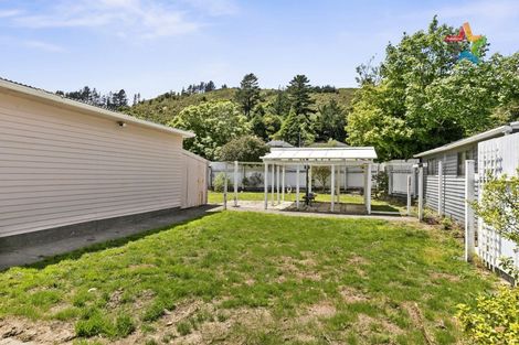 Photo of property in 69 Peel Place, Wainuiomata, Lower Hutt, 5014