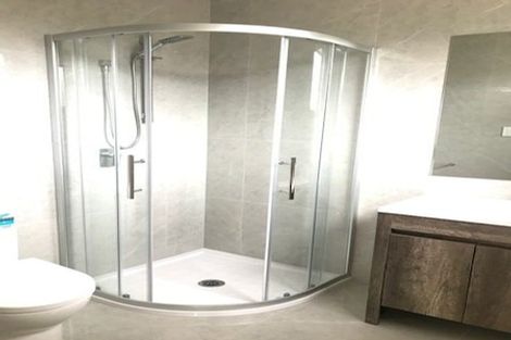 Photo of property in 1a Harrowglen Drive, Northcross, Auckland, 0632