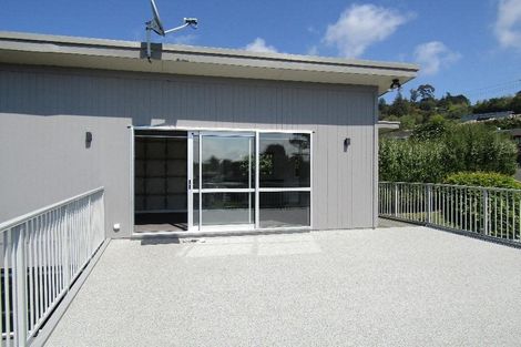 Photo of property in 13 Besley Place, Acacia Bay, Taupo, 3330