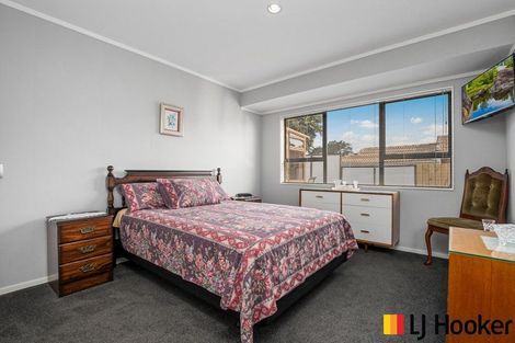 Photo of property in 1/3 Seaward Place, Wattle Downs, Auckland, 2103