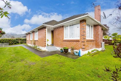 Photo of property in 53 Totara Park Road, Clouston Park, Upper Hutt, 5018