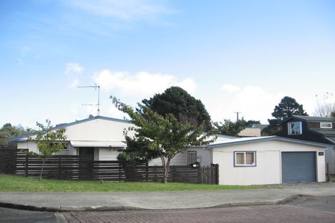 Photo of property in 28 Margaret Road, Raumati Beach, Paraparaumu, 5032