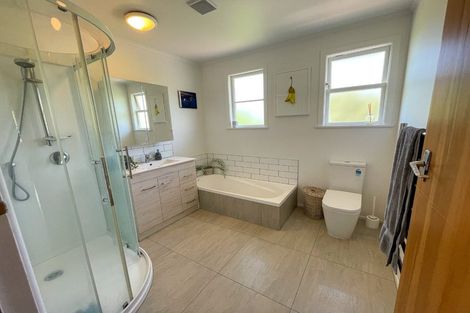 Photo of property in 15 Vancouver Street, Kingston, Wellington, 6021