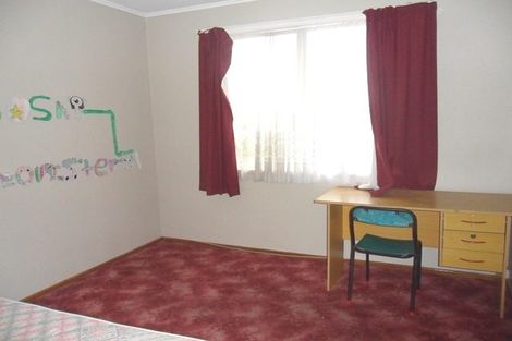 Photo of property in 7 Normandy Place, Henderson, Auckland, 0610