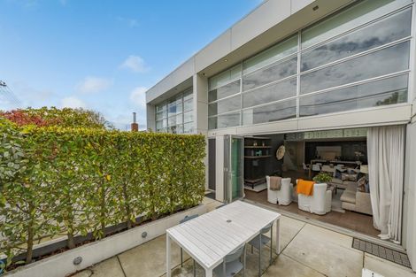 Photo of property in 12 Holly Road, St Albans, Christchurch, 8014