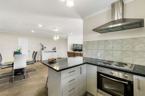 Photo of property in 22 Gordon Stanley Drive, Massey, Auckland, 0614