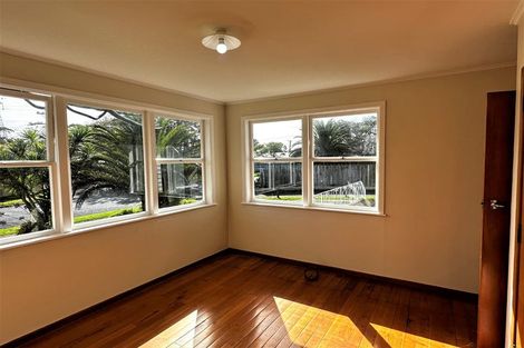 Photo of property in 44 Tiraumea Drive, Pakuranga, Auckland, 2010