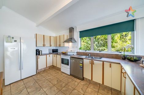 Photo of property in 35 Harbour View Road, Harbour View, Lower Hutt, 5010