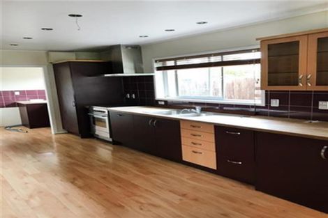 Photo of property in 4 Isola Place, Manukau, Auckland, 2025