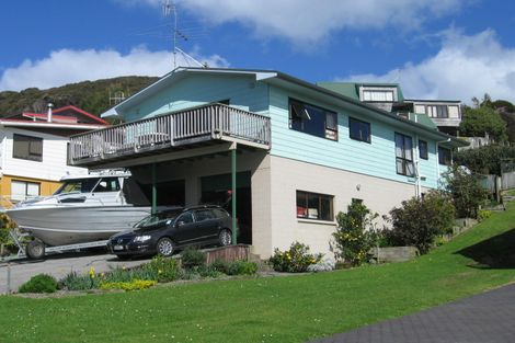 Photo of property in 25 Rewa Place, Russell, 0202