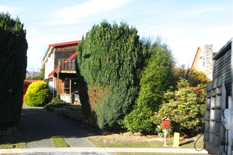 Photo of property in 6 Sequoia Place, Kelvin Heights, Queenstown, 9300