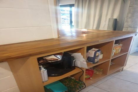 Photo of property in 15 Barker Rise, Northcross, Auckland, 0632