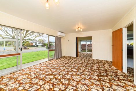 Photo of property in 16 Cecil Place, Cloverlea, Palmerston North, 4412