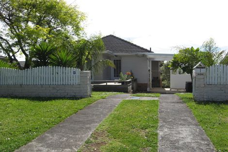 Photo of property in 2/1 Kohanga Road, Mangere Bridge, Auckland, 2022