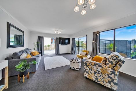 Photo of property in 6 Ashmore Drive, Frankleigh Park, New Plymouth, 4310