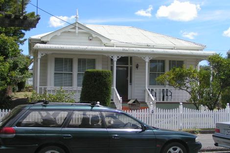 Photo of property in 64 Princes Street, Northcote Point, Auckland, 0627