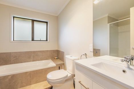 Photo of property in 92 Belgrove Drive, Waipukurau, 4200