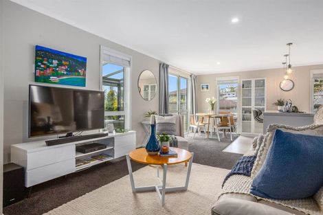 Photo of property in 11 Banks Boulevard, Whitby, Porirua, 5024