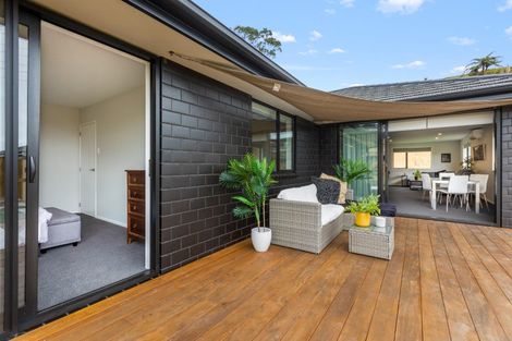 Photo of property in 5 Ruru Lane, Hurworth, New Plymouth, 4310