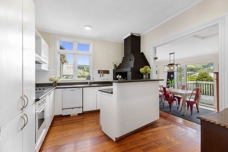 Photo of property in 3 Te Reinga View, Tawa, Wellington, 5028