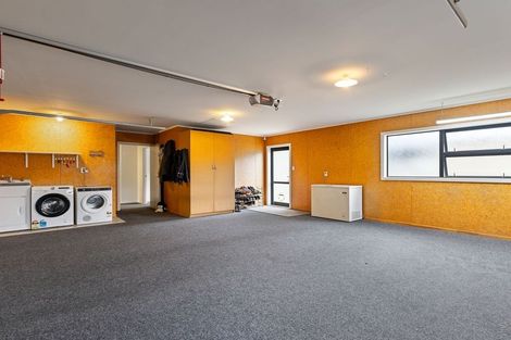 Photo of property in 6 Trump Place, Kelvin Grove, Palmerston North, 4414